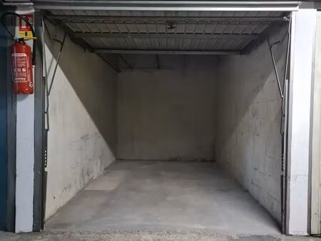 box / garage à louer - 84 bd felix faure   aubervilliers