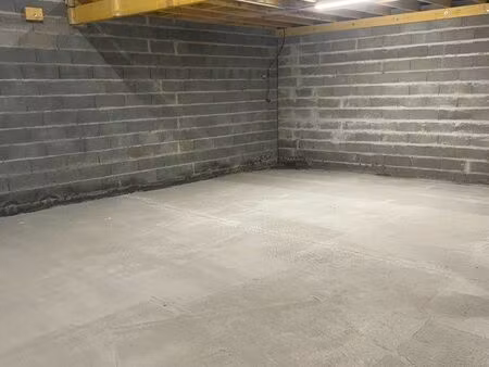 local / box / atelier / stockage 180m2