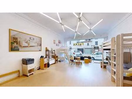 commerce + logement. top localisation. idéal indépendant.