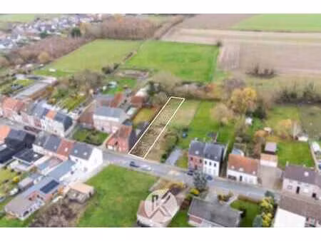 gunstig gelegen bouwgrond voor gesloten bebouwing