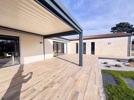 vente maison aux sables-d'olonne (85100) : à vendre / 183m² les sables-d'olonne