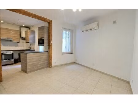 location appartement  m² t-3 à marseille 5  800 €