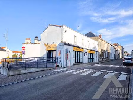 vente bureaux et commerces à aizenay (85190) : à vendre / 170m² aizenay