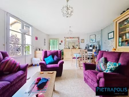 au centre de la clayette  avec jardin et garage