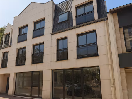 location locaux professionnels 161.92 m² à mandres-les-roses (94520)  3 142 €