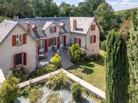 beaulieu-sur-dordogne – maison bourgeoise 14 pièces 227 m². dependances