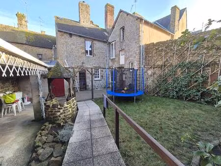 vente maison à lassay-les-châteaux (53110) : à vendre / 169m² lassay-les-châteaux