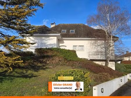 grande maison familiale avec garage et jardin - proche centre-bourg et commodités