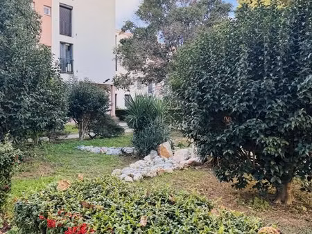 saint assiscle  t3 avec balcon parking et cave