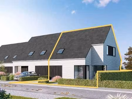 hedendaagse halfopen duurzame nieuwbouw