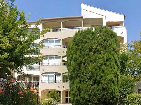 ** exclusivite ** proche plage & bord de mer ** studio equipé et climatisé ** terrasse ** 