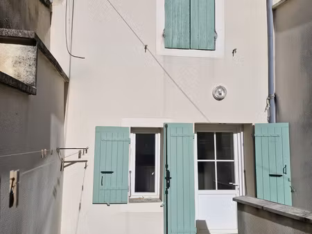 maison de village avec terrasse et cave