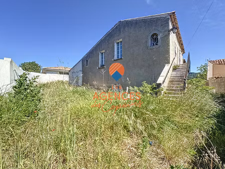 st cyr la miolane haut de villa type 5 en dernier etage a re