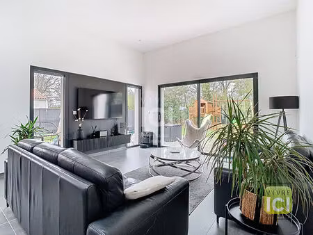 maison plain-pied 4 chambres 158 m2.