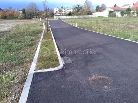 terrain de 564 m² à les abrets