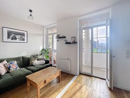 charmant t2 meublé avec loggia à aix-les-bains 51 68 m² carrez  vue imprenable sur les mon