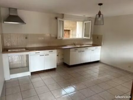 a louer t3 centre village lavit 82120