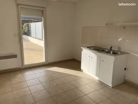 loue appartement avec terrasse