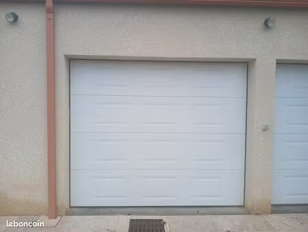 garage 21 m² proche college mont d'or (maison giono) dans villa sécurisée