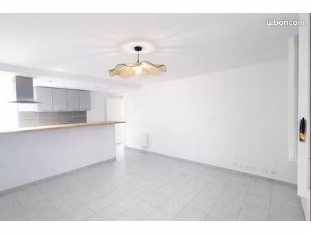 appartement 70m2 ancône avec extérieur