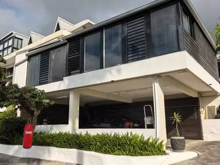 grand t3 meublé  immeuble standing. bois de nefles saint paul