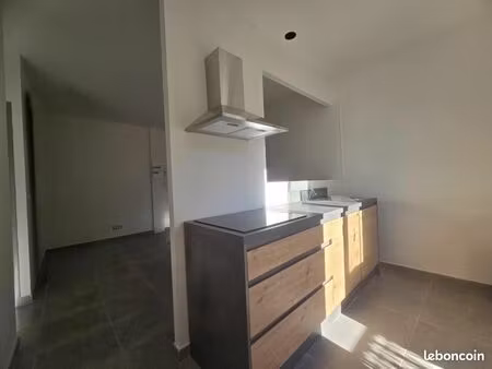 appartement rénové type 2 avec balcon