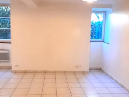 studio ruffec centre ville