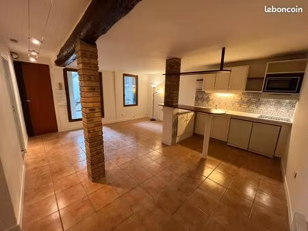 location 2p 42 m2 paroisse