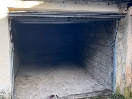 garage quartier tranquille