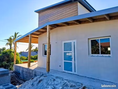 location maison neuve 120m² etang-salé