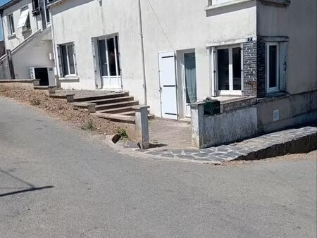 maison a louer a mauges sur loire