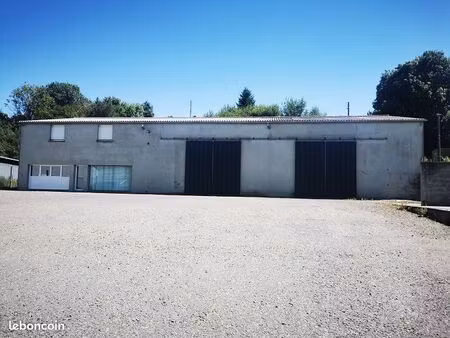 bâtiment avec appartement