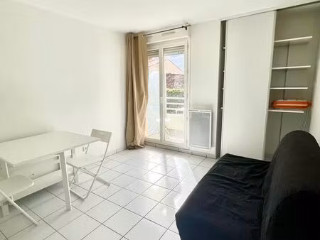 appartement place castellane - 20m2 + terrasse - refait à neuf
