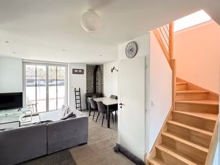 maison de ville 4 pièces meublée