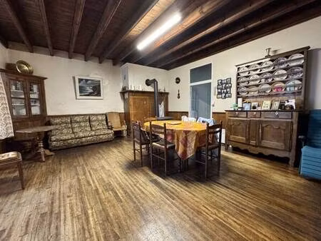 maison d'environ 240 m² utiles centre bourg de férel