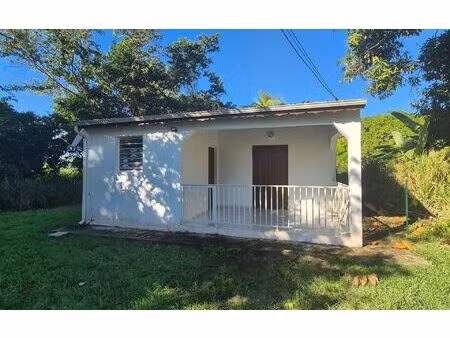 location maison  60 m² t-3 à sainte-rose  830 €