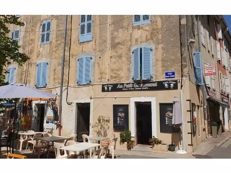 location appartement  m² t-3 à aups  460 €