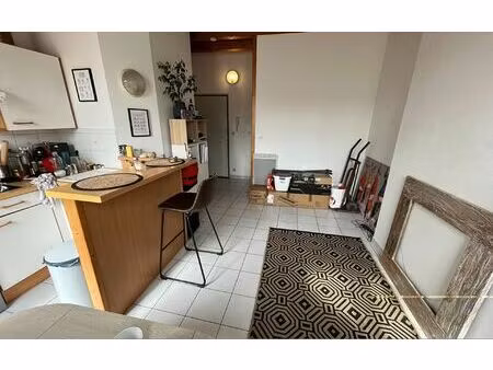 location appartement  43.1 m² t-2 à la rochelle  736 €