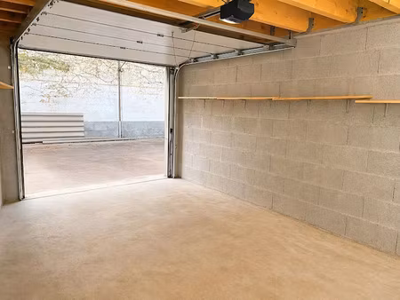 location parking 18.15 m² à fouras (17450)  202 €
