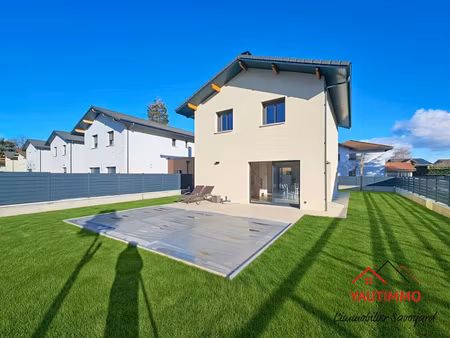 maison construite en 2025 – 104 m² avec piscine  garage et jardin à gaillard