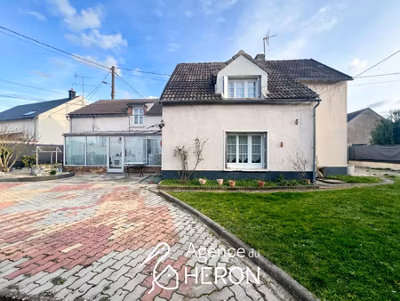 maison de pays avec jardin cour et dependances