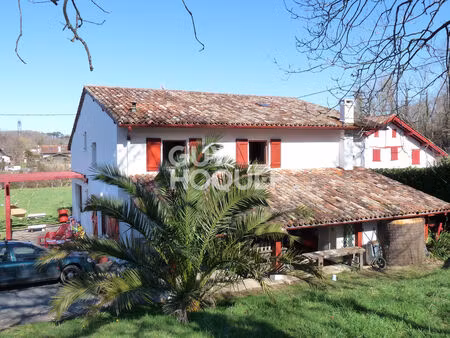 ferme basque ascain 8 pièce(s) 239 m2 quartier recherché