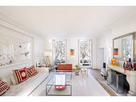 paris iiie - temple - appartement familial et de réception