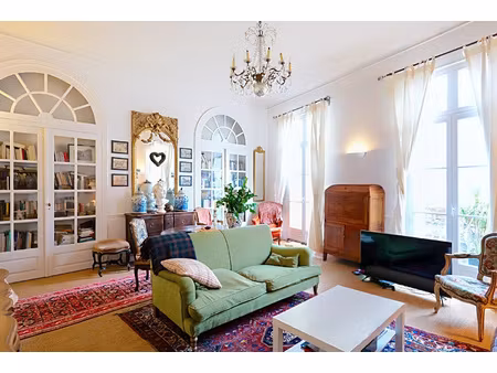 bel appartement triplex au centre de la ville de saumur