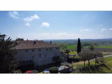 mas authentique en pierre – 335 m² habitables – 1 7 ha –