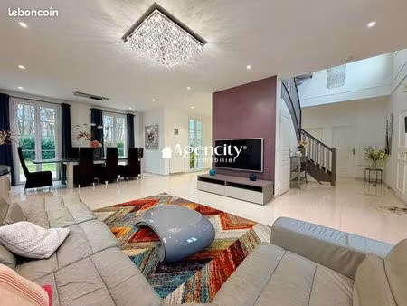 maison 7 pièces 190 m²