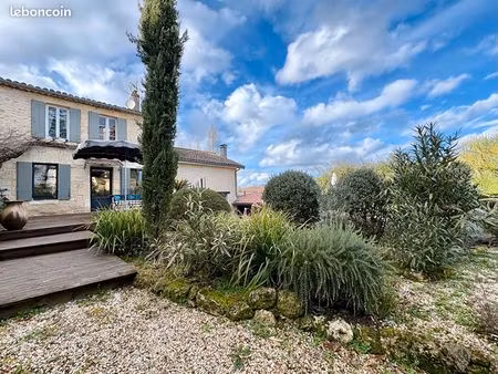 maison 6 pièces 157 m²