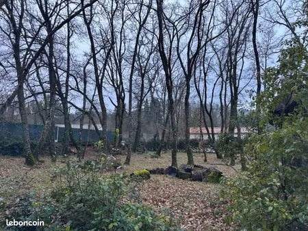 terrain 820 m² 151 av de provence neoules