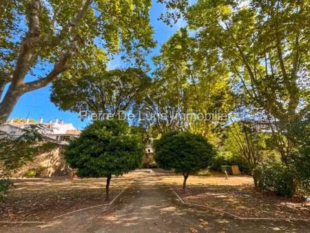 ecusson - grand et lumineux t2 sur cour  résidence avec parc