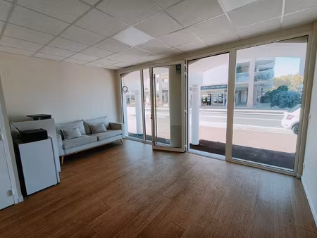 port fréjus idéal bureau  local commercial sur axe passant